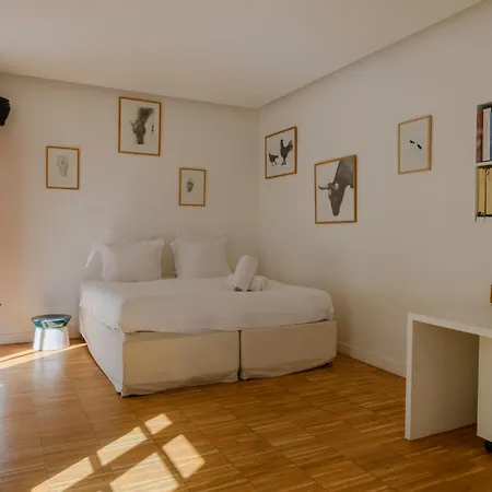 Opera Prestige Apartment