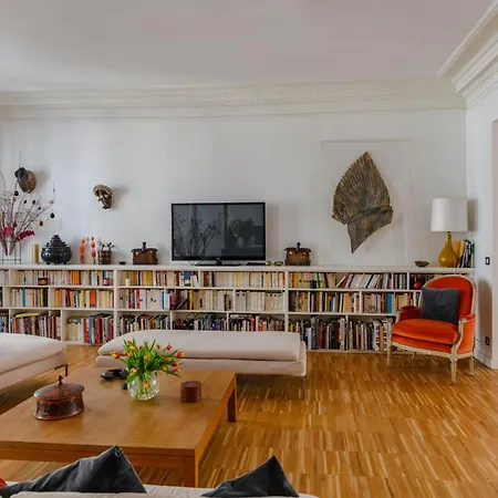 Opera Prestige Apartment